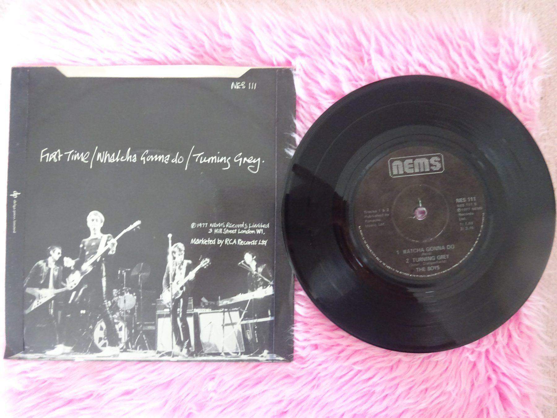 Dischi in vinile: THE BOYS ** FIRST TIME ** EXCELLENT – Usato da Luzern venduto da xrayspex99 1