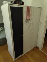 Kinder/Jugend- Schrank mit Tafel