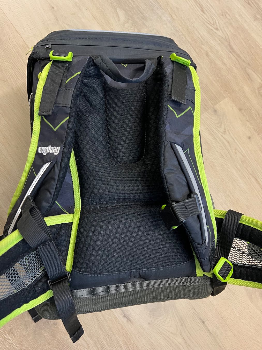 Ergobag Borse & Zaini: Ergobag cubo, Schulrucksack Ultralight mit Turnbeutel – Usato da Halten venduto da enilin 2