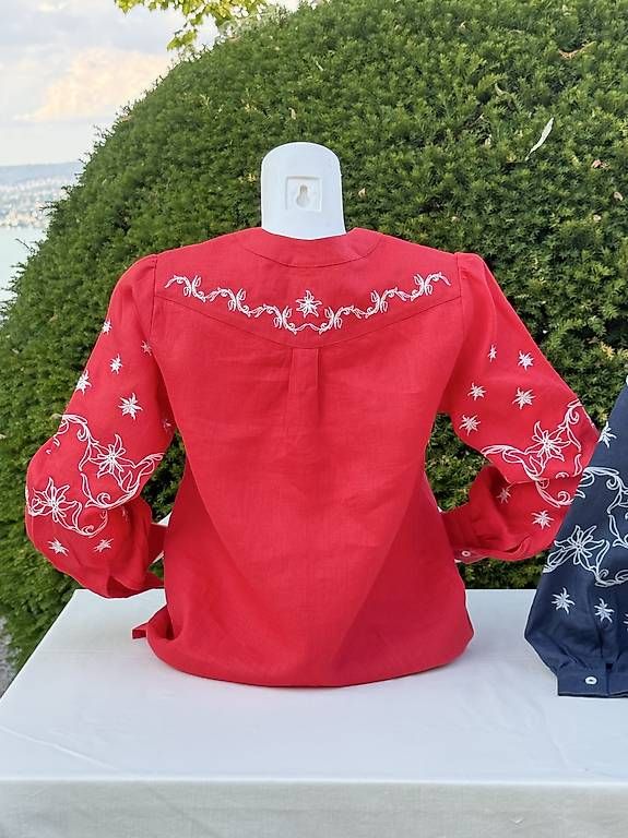 Chemisiers: Damen Leinenbluse Edelweiss Rot – D'occasion à Thalwil par han_2b8c 1