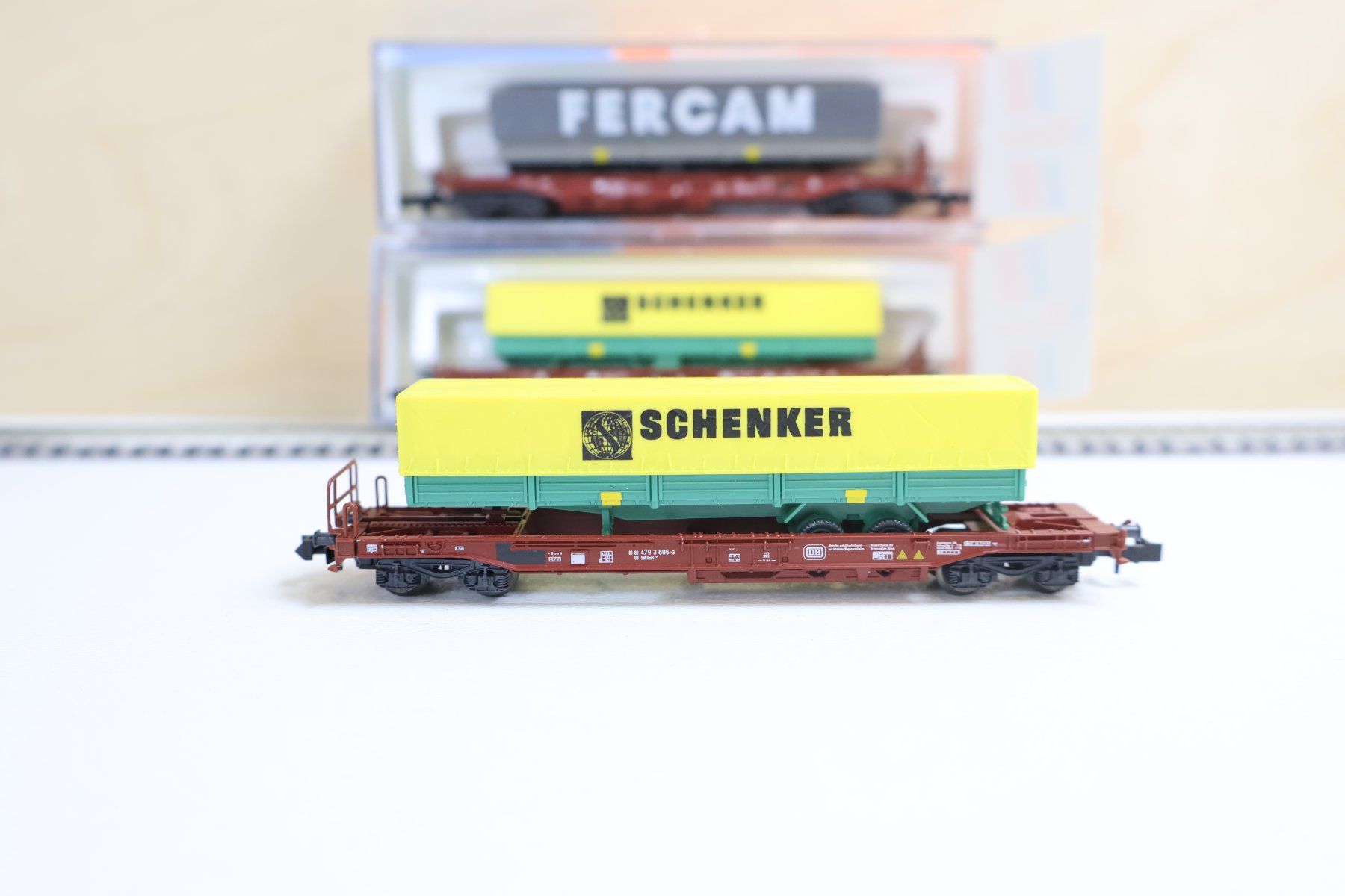 Roco Modelleisenbahnen: ROCO 4 x HUPAC Wagen Set Spur N – Gebraucht aus Winterthur von Monstera 7