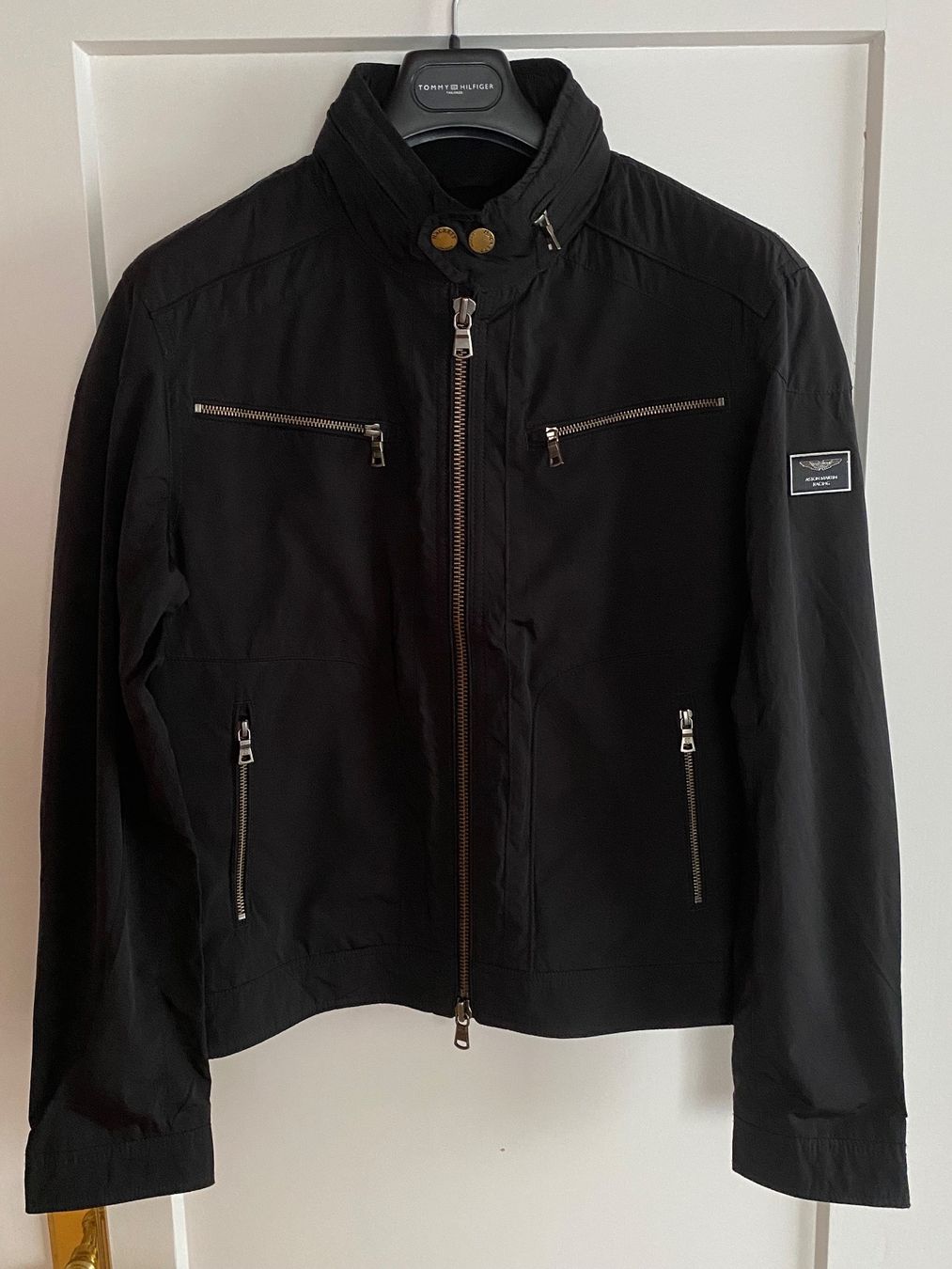 Hackett Jacken: Jacke Aston Martin Racing by Hackett, Grösse M – Gebraucht aus Wattwil von edel88
