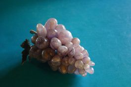 Traube aus Amethyst-Edelsteinen