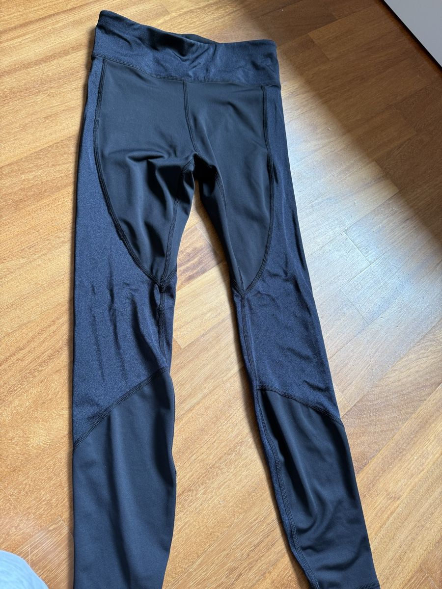 Leggings: Schwarze Sport Leggings "Stronger" – Usato da Schönenbuch venduto da Corinne040 1