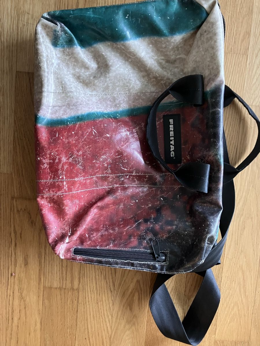 Freitag Taschen: Freitag notebook bag – Gebraucht aus Wädenswil von kat_q9gp
