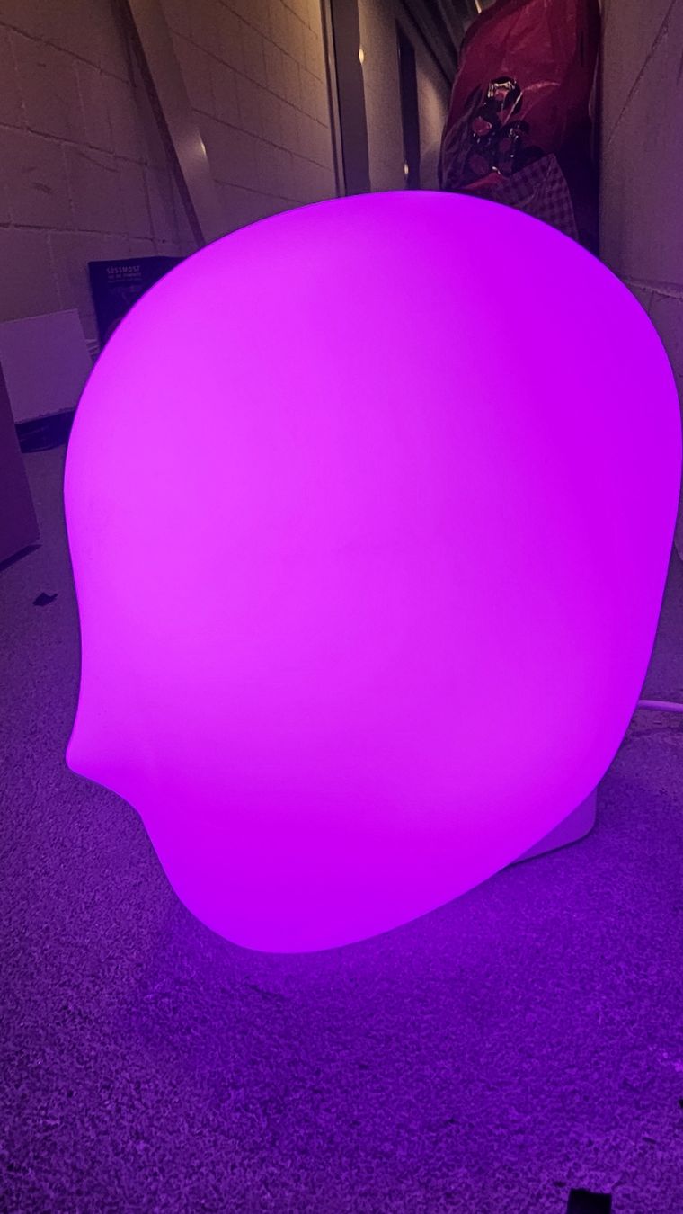 Lampen: Stylische Kopf LED Lampe, wechselt Farbe – Gebraucht aus Winterthur von Mwaelchli1 1