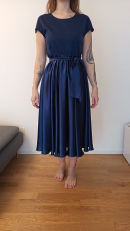 Abendkleid Damen dunkelblau Satin-Rock Grösse 38/40 wie neu