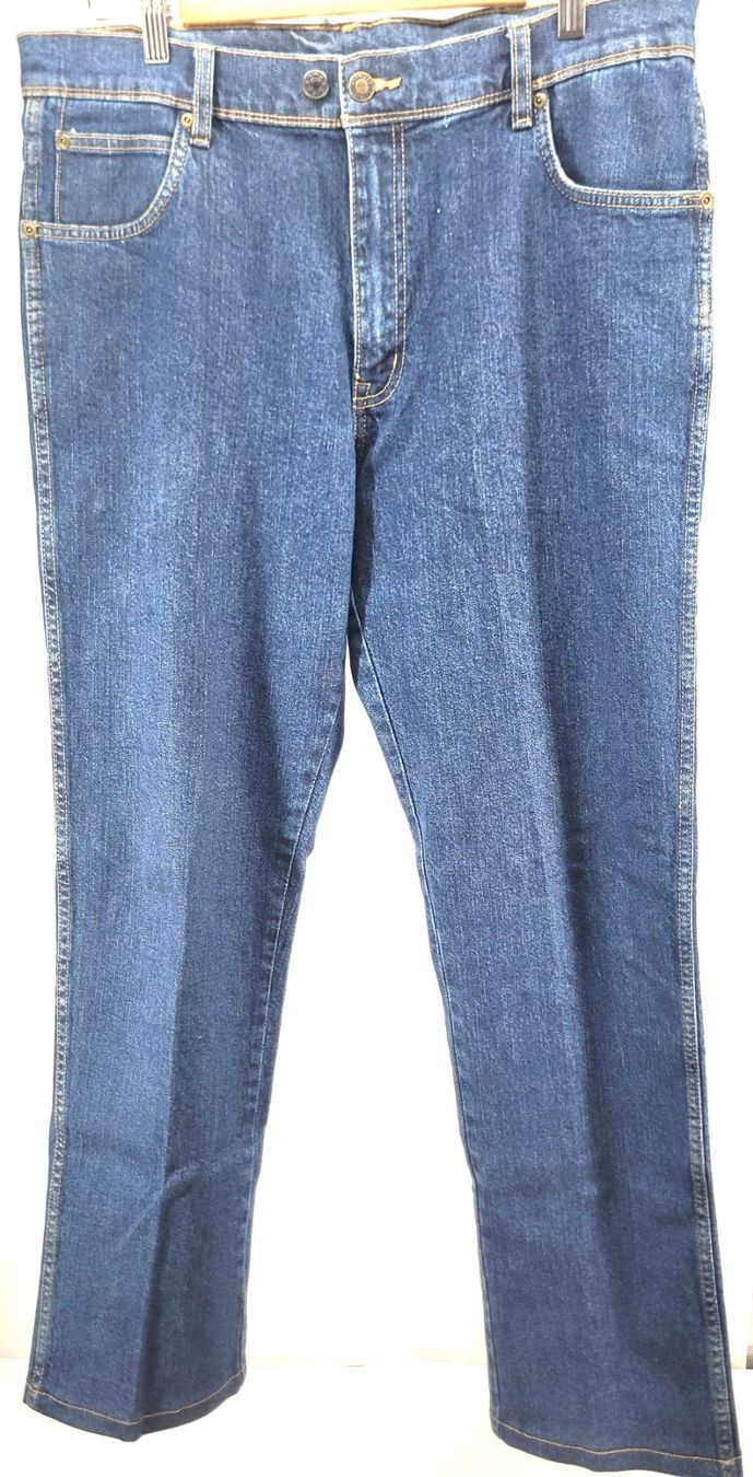 Wrangler Jeans: WRANGLER Jeans regular fit – Gebraucht aus Lausanne von PlusValue_Lausanne