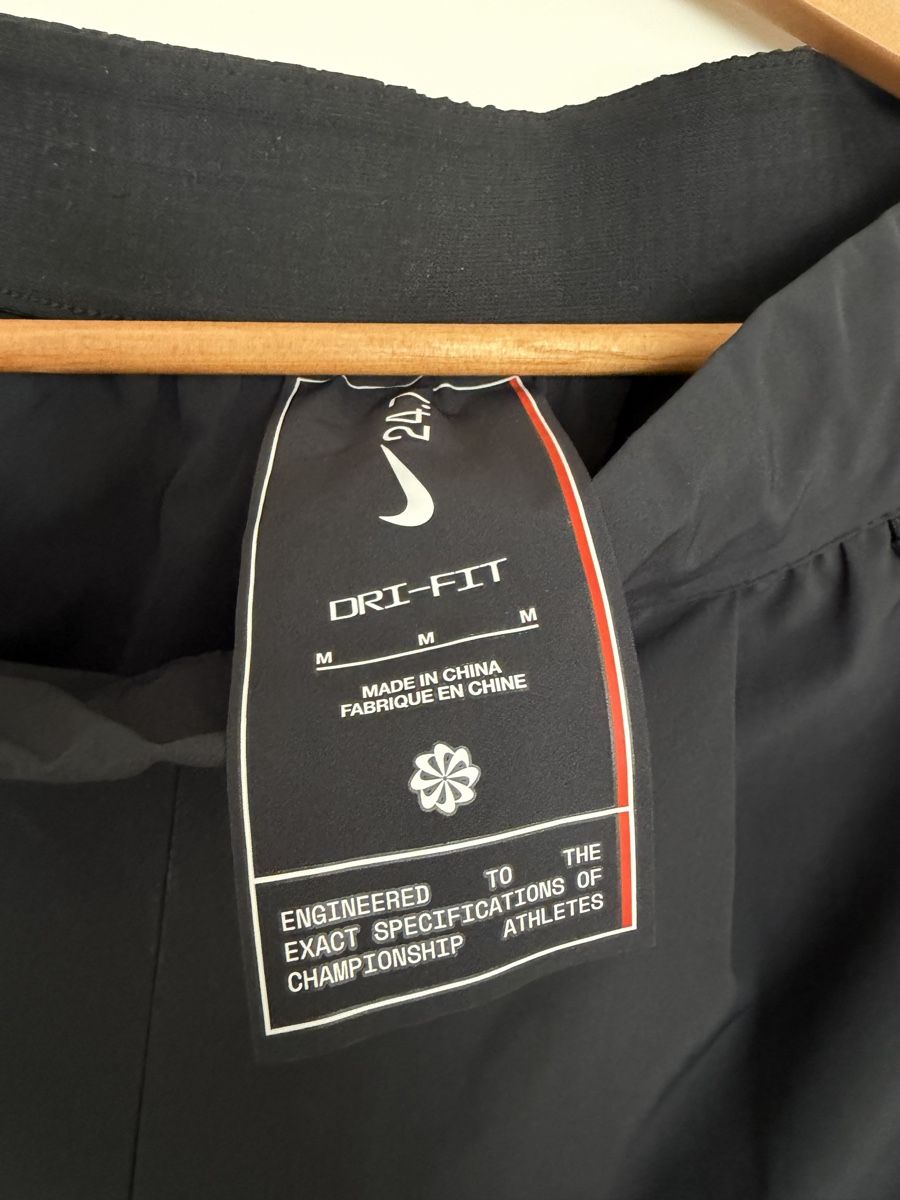 Nike Pantaloni: Trainerhose Nike - wie neu! – Usato da Zürich venduto da Lex.omat 1
