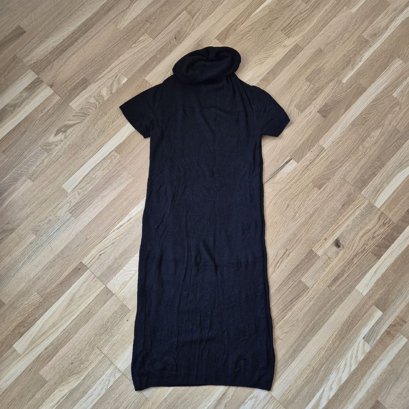 Kleider: Robe pull noire chaude – Gebraucht aus Neuchâtel von Cor4