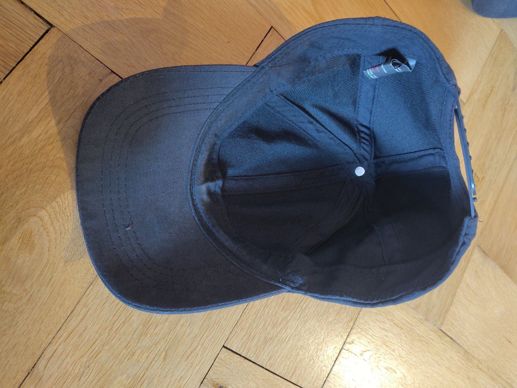 Hüte, Mützen & Caps: Hut / Cap – Gebraucht aus Bern von Linii 1