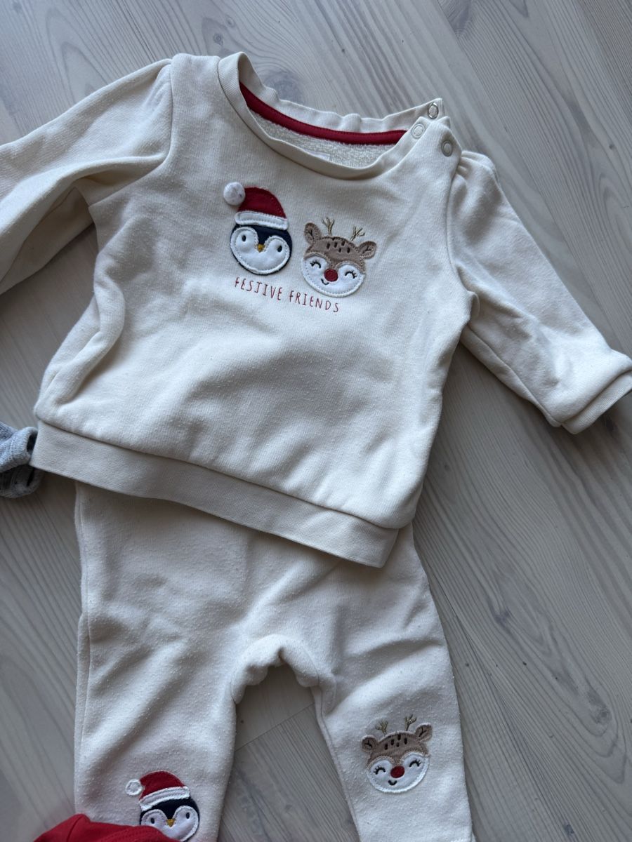 Lotti & Set di vestiti: Baby Weihnachtskleidung Gr 68 – Usato da Emmetten venduto da cat_7fvq 3