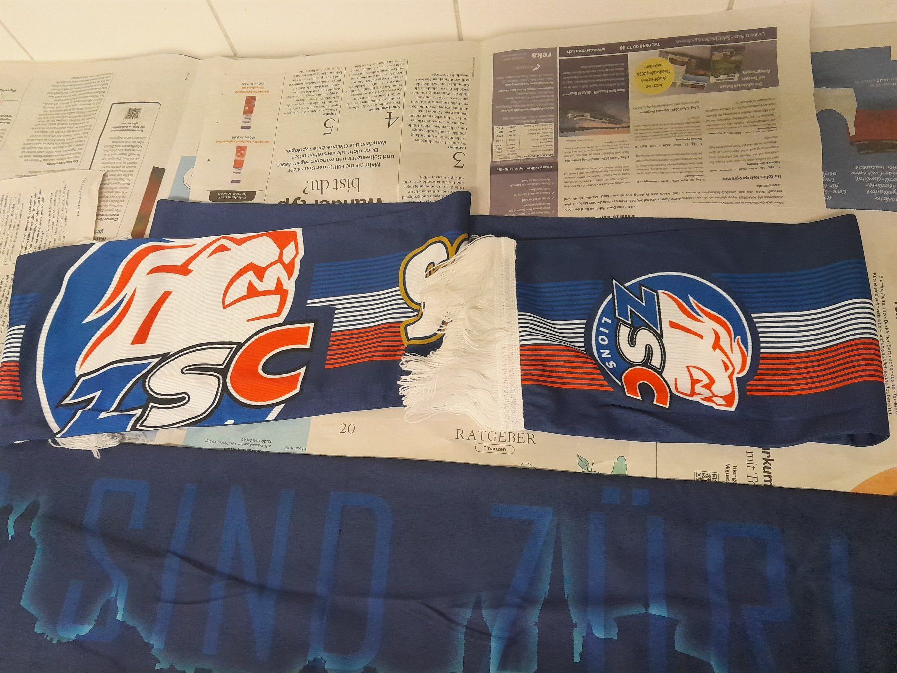 Zsc Lions Foulard & Sciarpe: 2 ZSC Schal – Nuovo (secondo la descrizione) da Rüti ZH venduto da Alemanni 5