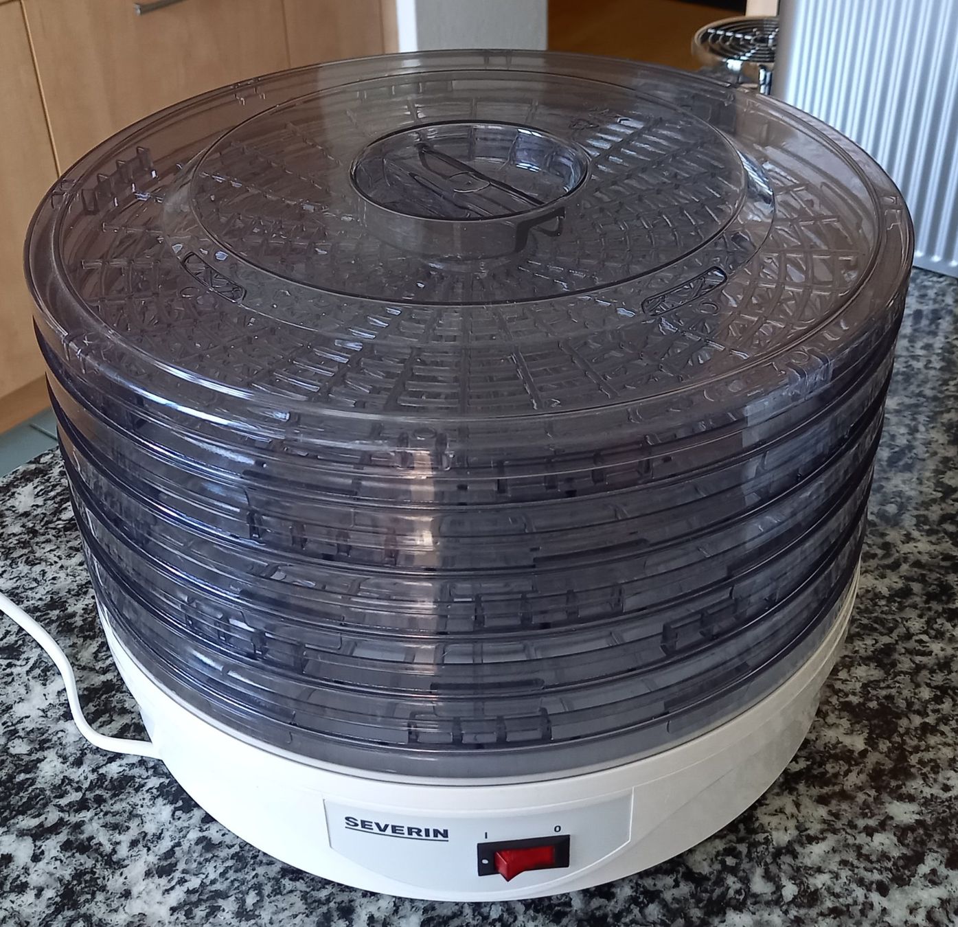Elettrodomestici da cucina: *SEVERIN - DÖRRGERÄT* FUNKTIONSTÜCHTIG MIT DIV.SIEBEN – Usato da Horgen venduto da Flohmimoni