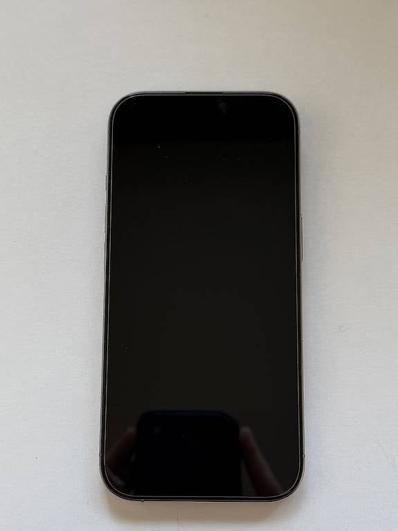 Apple Telefoni cellulari / Smartphones: iPhone 16 Pro 256gb avec Apple care – Usato da Meyrin venduto da 12m_7569 3