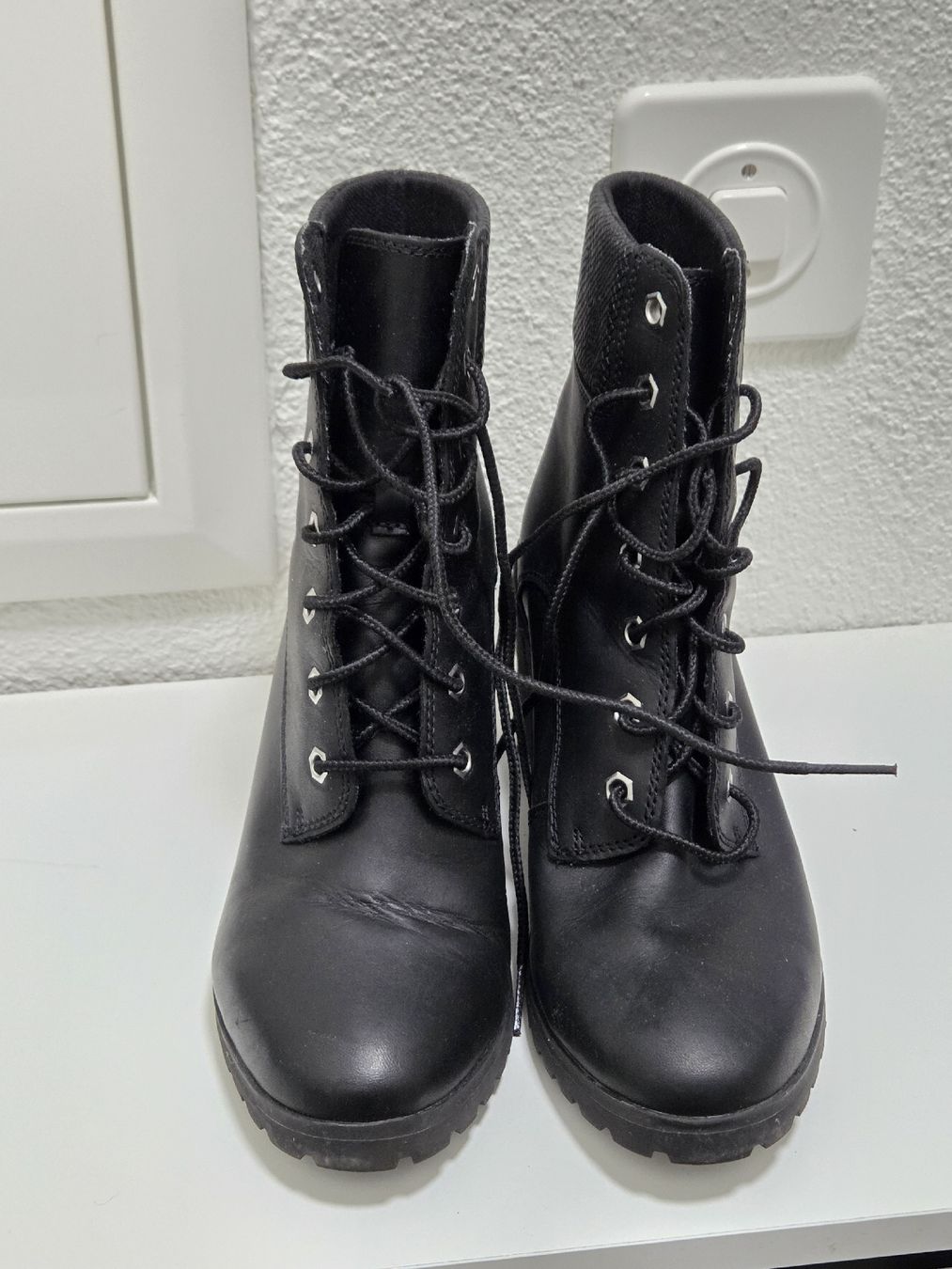Timberland Scarpe da donna: Schwarze Timberland Boots mit Absatz – Nuovo (secondo la descrizione) da Wettingen venduto da smilee1 2