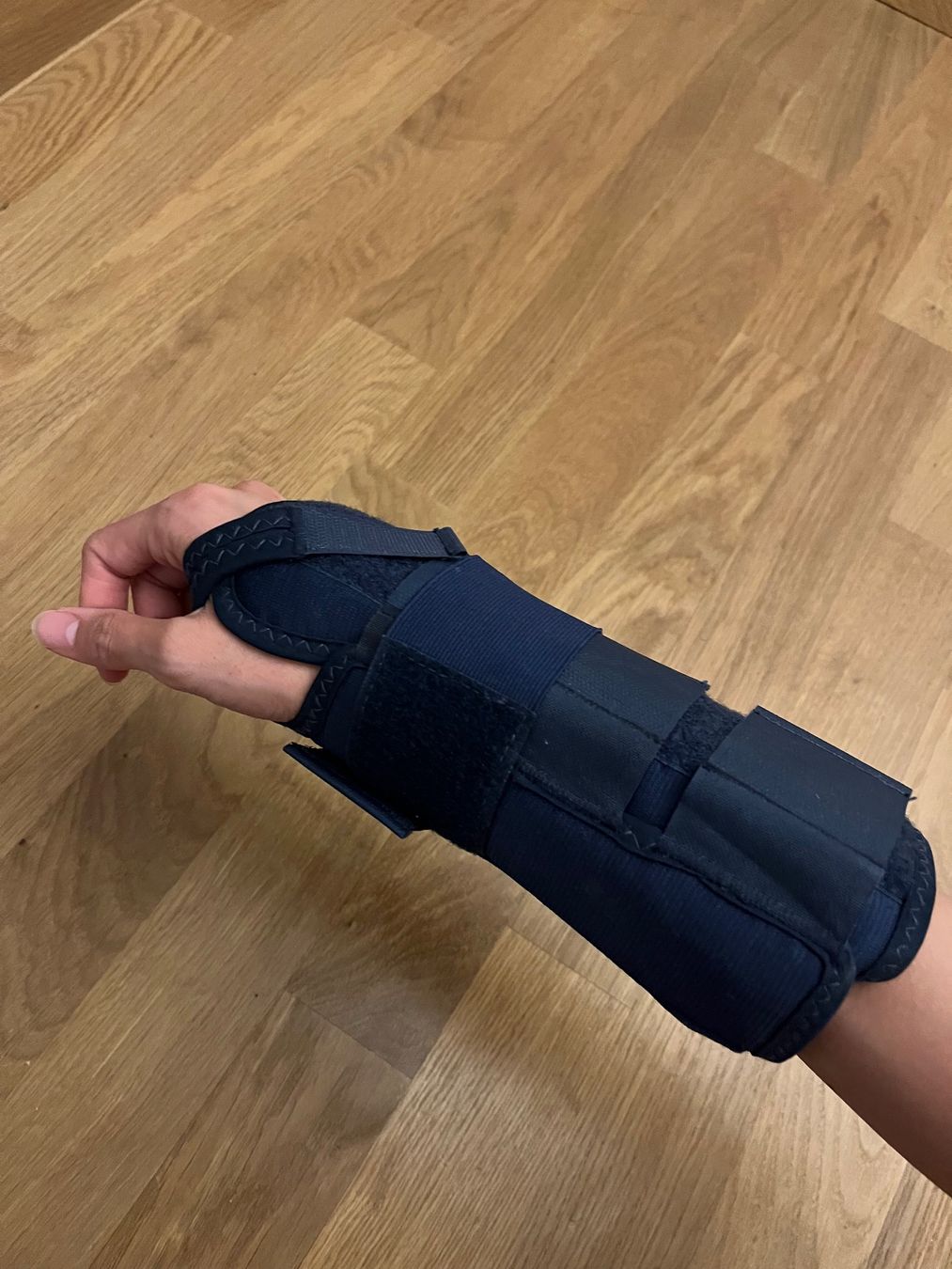 Attrezzature mediche: SAMA Handgelenkschiene M rechts – Usato da Gurmels venduto da sar_znc6