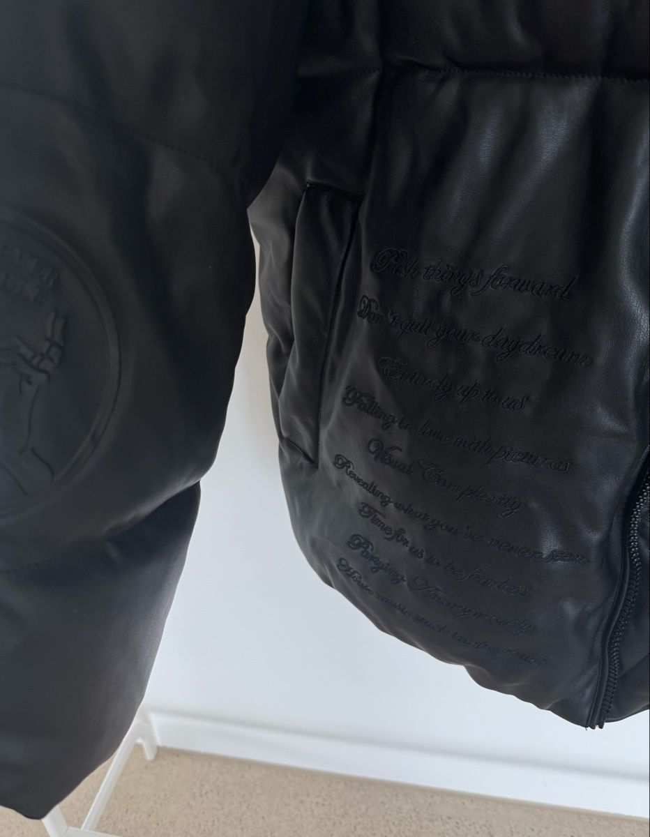 Zara Jacken: Zara faux leather black puffer Jacket – Neu und originalverpackt aus Zürich von di_archive 6