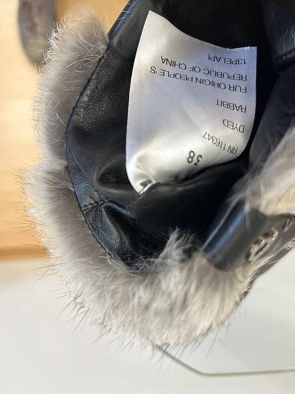 Moncler Scarpe da donna: Bottes Moncler avec fourrure taille 38 – Usato da Les Acacias venduto da kim_2dxt 4