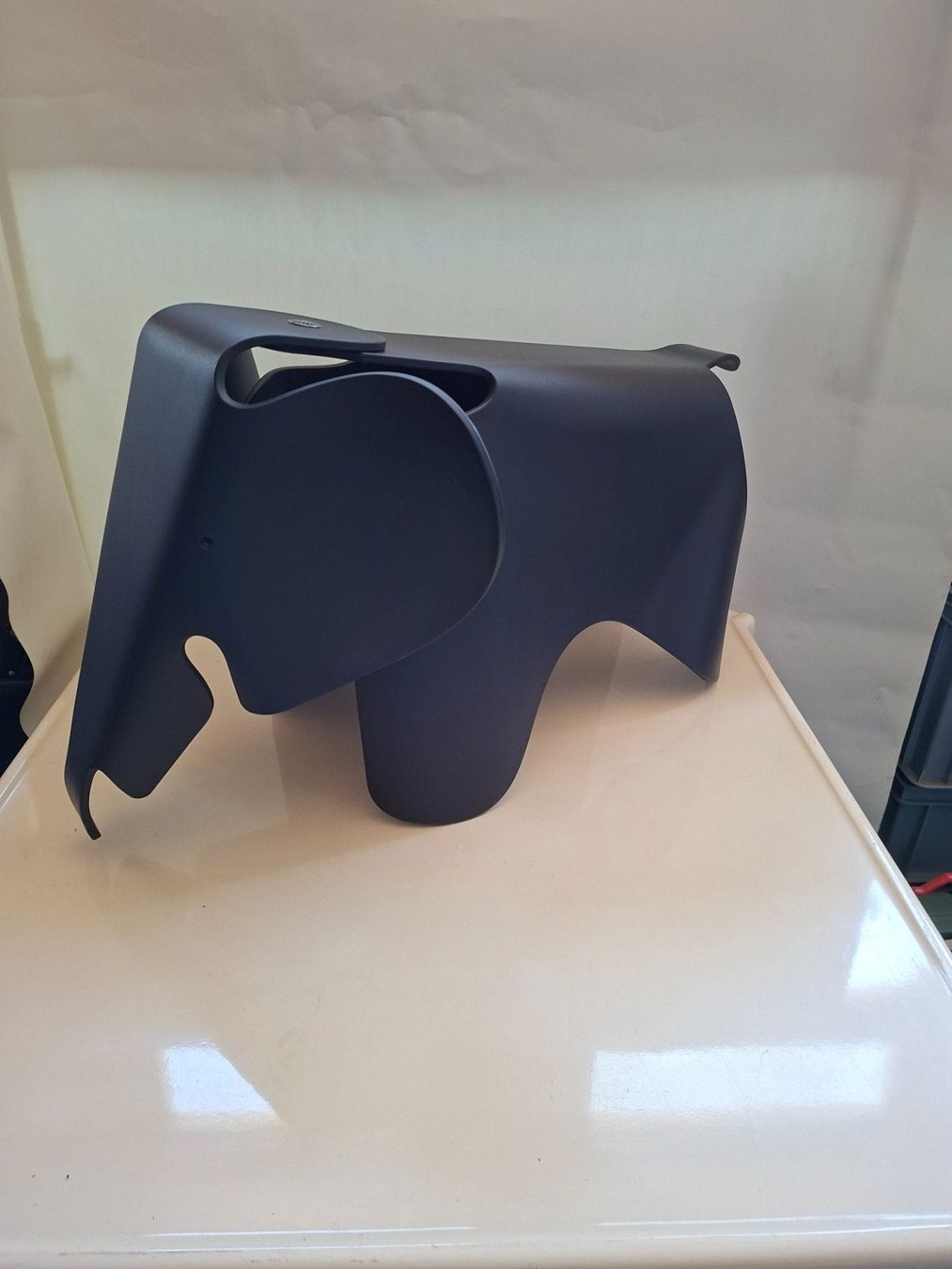 Vitra Hocker: Vitra Elephant schwarz – Gebraucht aus Erlach von silvia3235