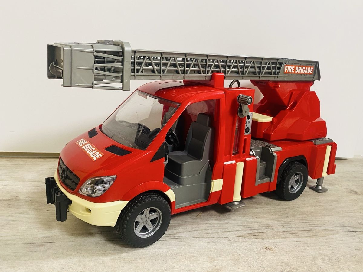 Bruder Giocattoli: Bruder Feuerwehrauto Mercedes – Usato da Niederwil AG venduto da Rola77