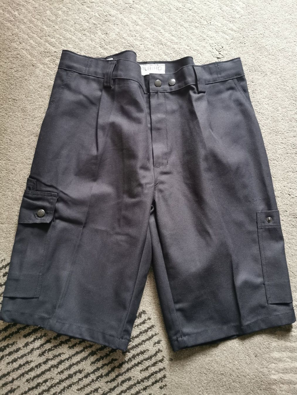 Pantaloni: Herren Cargo Shorts, ALBIRO , Gr. 48 – Nuovo (secondo la descrizione) da Genève venduto da GVMaam