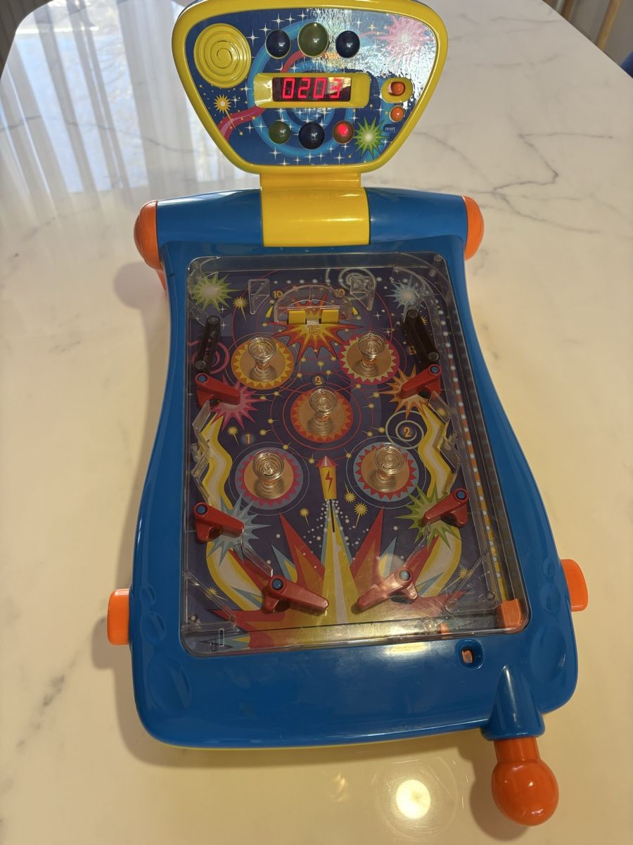 Jouets: Flipper enfant pour les enfants – D'occasion à Delémont par Vendeur_3