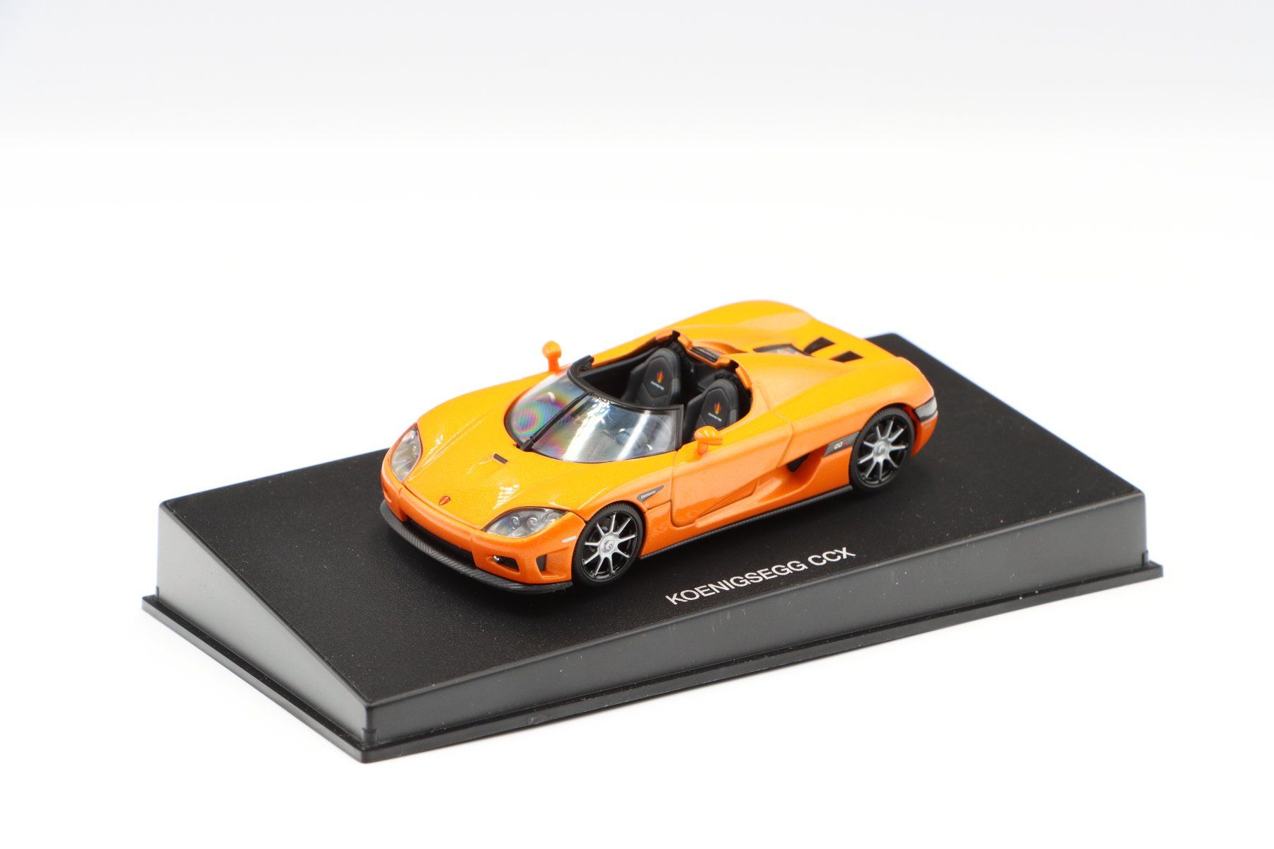 Modellini d'auto: Koenigsegg CCX 2006 1:43 AutoArt – Nuovo e nell'imballaggio originale da Bühl b.Aarberg venduto da modelldiecast 5