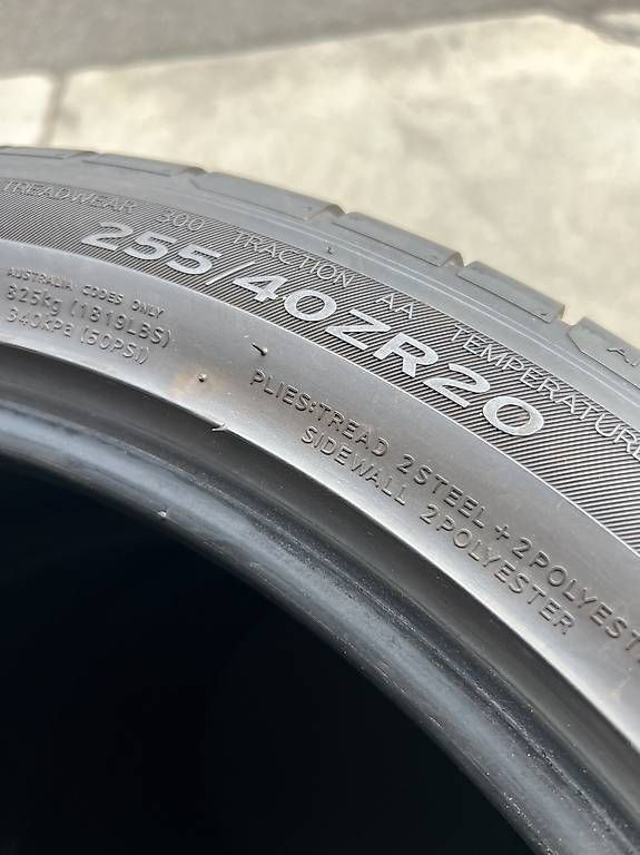 Pneumatici & Ruote complete: 255/40/20 Hankook Sommerreifen  – Usato da Frasnacht venduto da nobloff 1