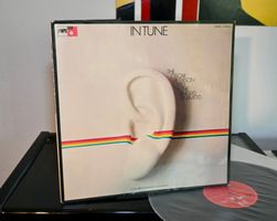 The Oscar Peterson Trio + The Singers Unlimited – In Tune 73