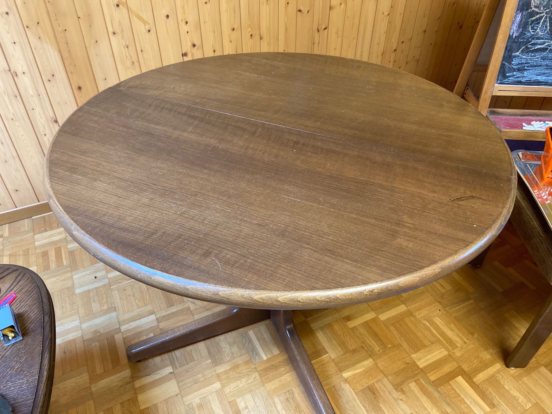 Set di tavolo e panche: Tisch mit Stühlen – Usato da Balgach venduto da Organisator