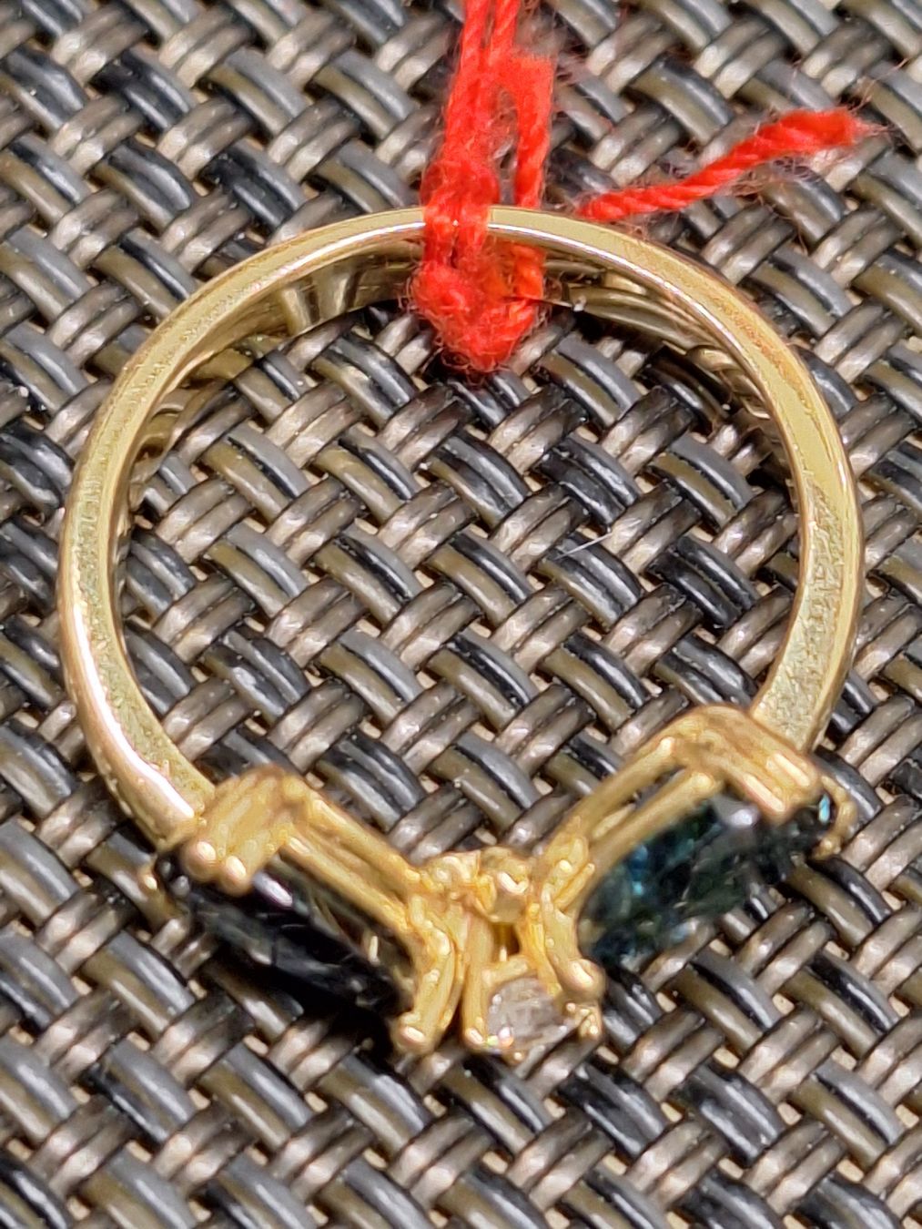 Ringe: Ring 750 GG. 2 Safire, Brillant – Neu und originalverpackt aus Rheinfelden von Cleopatra2000 2