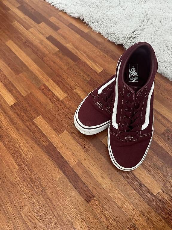Damenschuhe: Vans Sneaker Bordeaux/Weinrot  Gr. 38 – Gebraucht aus Kreuzlingen von boe_s8vz 1