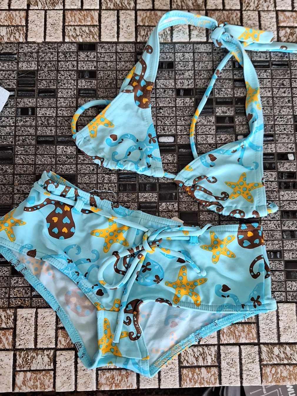 Lotti & Set di vestiti: Kleiderpaket mit Biikini Gr 110/116 – Usato da Lützelflüh-Goldb venduto da Punktesammler 1