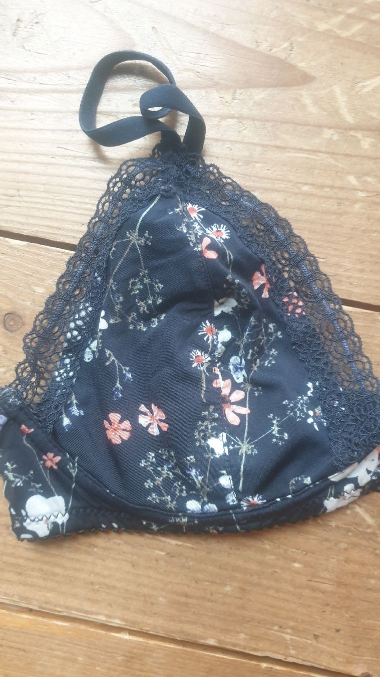 Altra biancheria intima: Bralette aus Spitze und Blumenmuster – Usato da Gränichen venduto da mic_x2zf 4