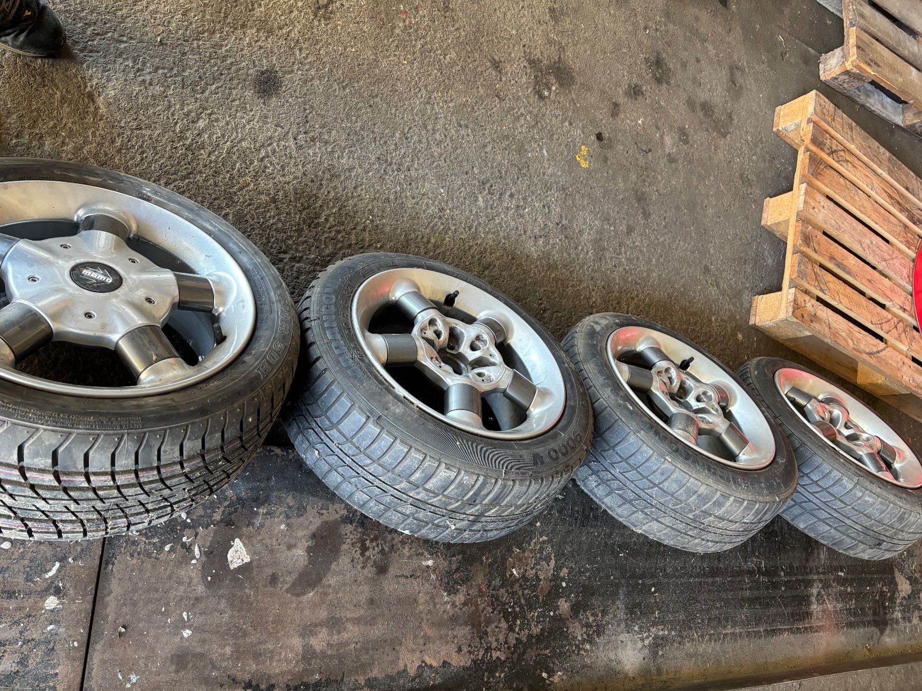 Volkswagen Pneus & Kompletträder: Komplet Reder – Gebraucht aus Ruswil von Kolben01 3