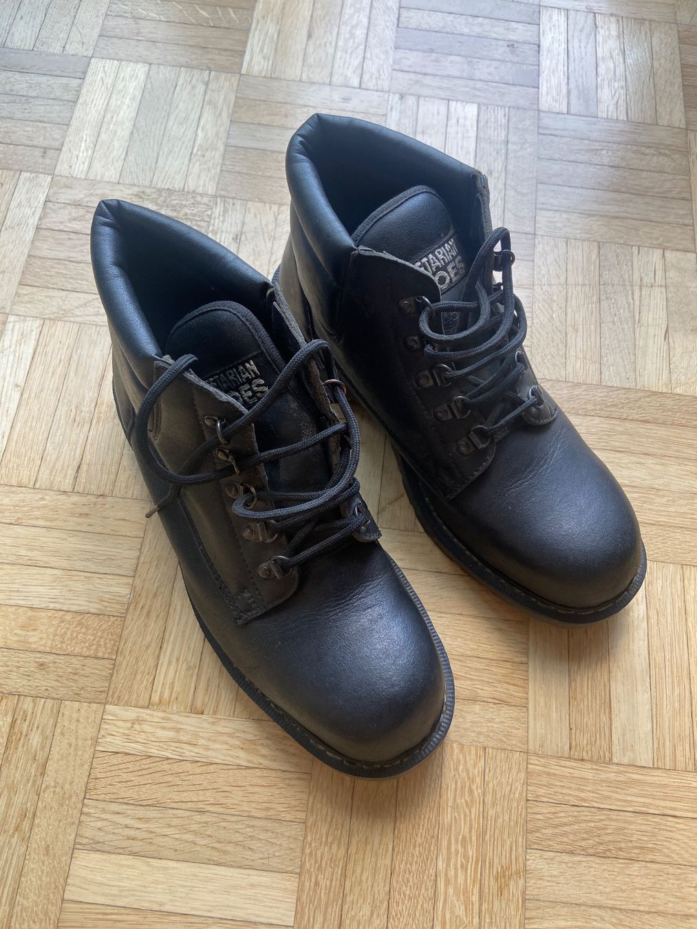 Scarpe da uomo: Vegetarian Shoes, Grösse 9 – Nuovo (secondo la descrizione) da Wabern venduto da fingersinfactories