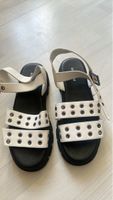 Weisse Sandalen mit Nieten, Grösse 35, Sommer-Must-Have
