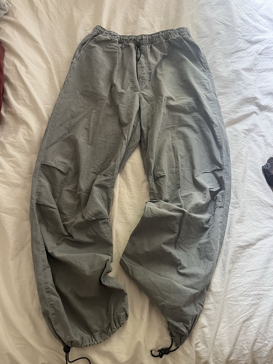 Zara Pantaloni: Pantalon Parachute ZARA – Usato da Biel/Bienne venduto da Car_Schuss