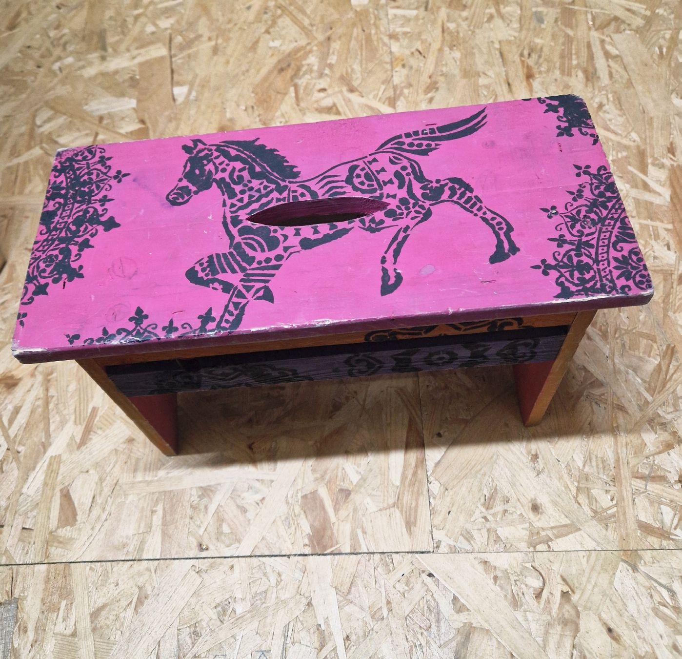 Tabourets: Taburettli / Hocker Handbemalt – D'occasion à Stüsslingen par white_angel86