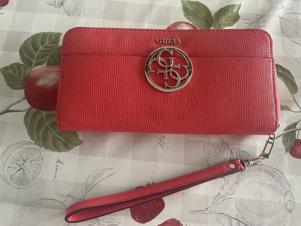 Guess Portamonete: Portemonnaie Guess orange-rot – Usato da Täuffelen venduto da Nice800