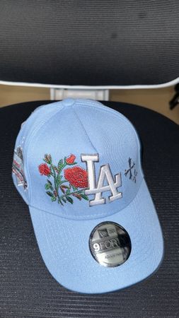 LA Cap Blau mit Rosenstickerei Sommer 2023
54