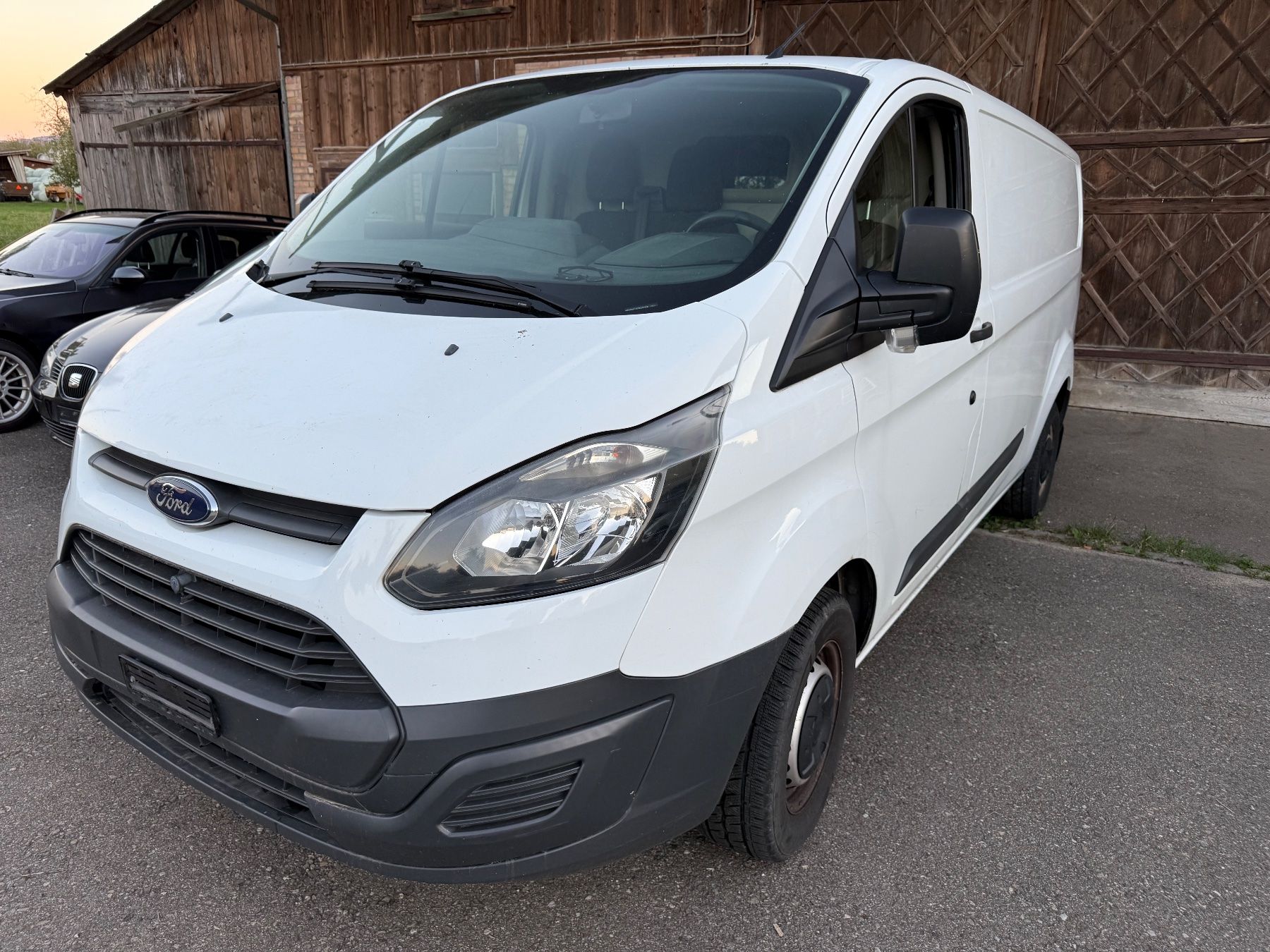 Ford Veicoli commerciali: Ford Transit Custom 2.2 Diesel lange Version – Usato da Egnach venduto da Nati97