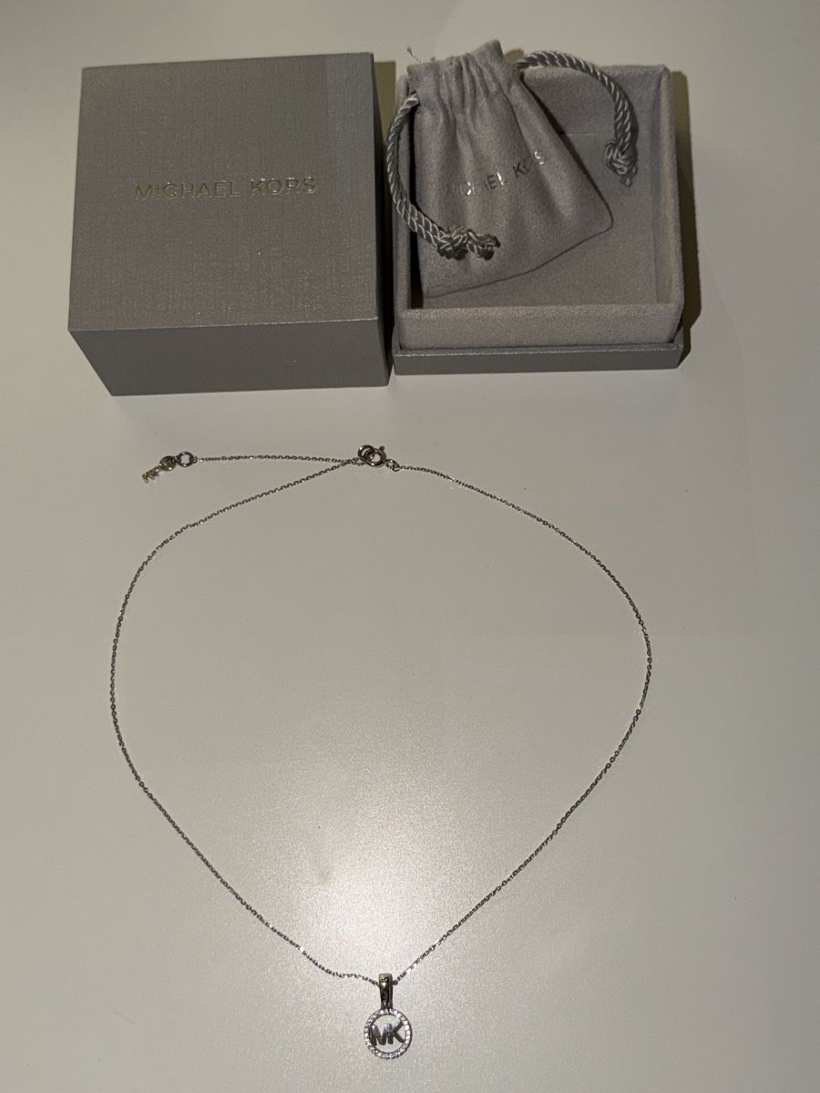 Michael Kors Catenine: Collier Michael Kors argenté – Nuovo (secondo la descrizione) da Gland venduto da sylvie028 1