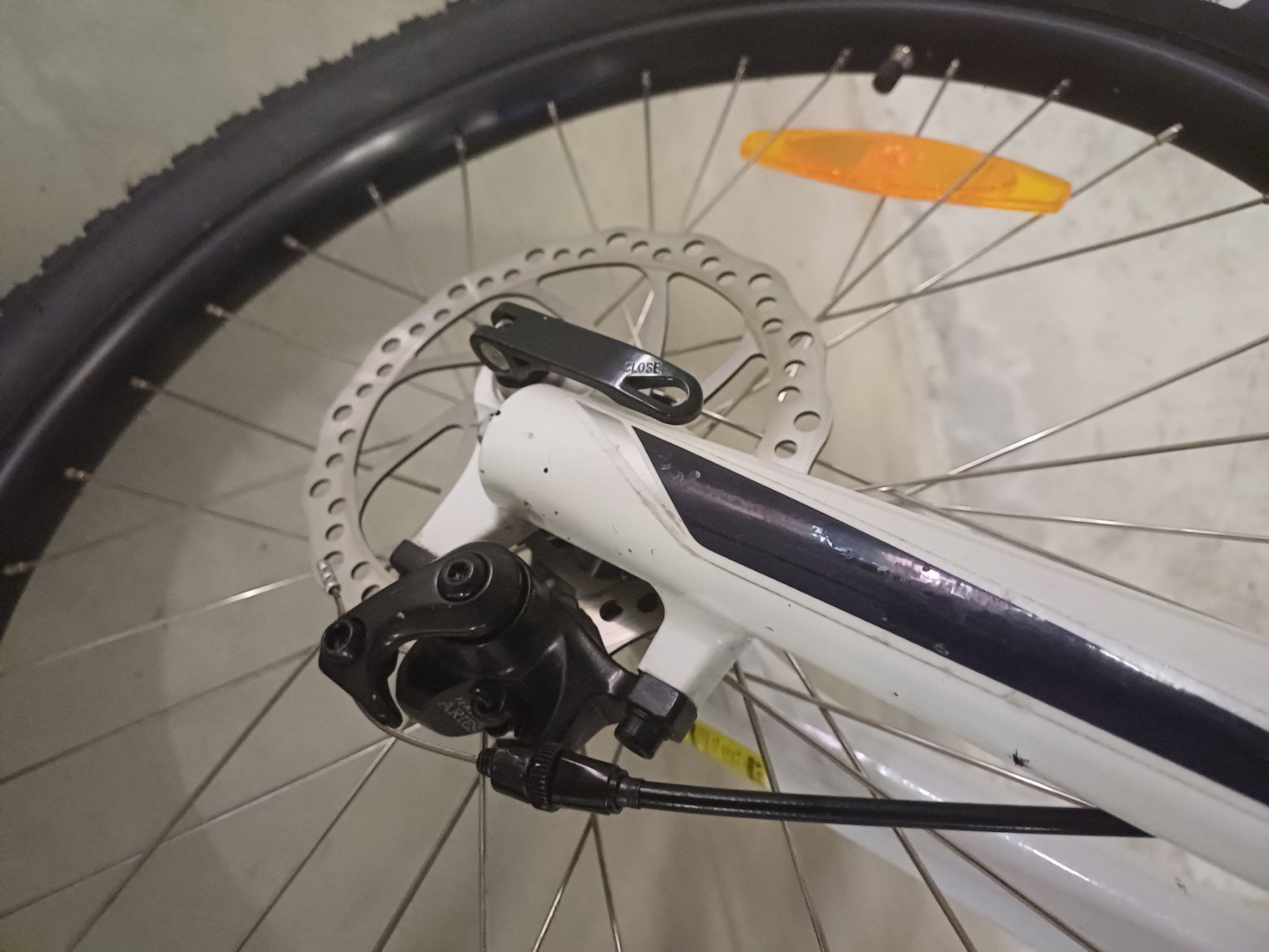 Specialized Velos: Kinder Mountainbike Specialized Riprock 24 – Gebraucht aus Niederbipp von  6