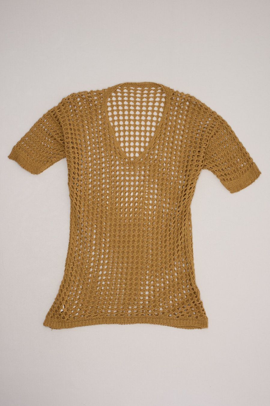 Top: Vintage Top Maille Ajourée Ocre T. L – Usato da Fribourg venduto da re-fine 1