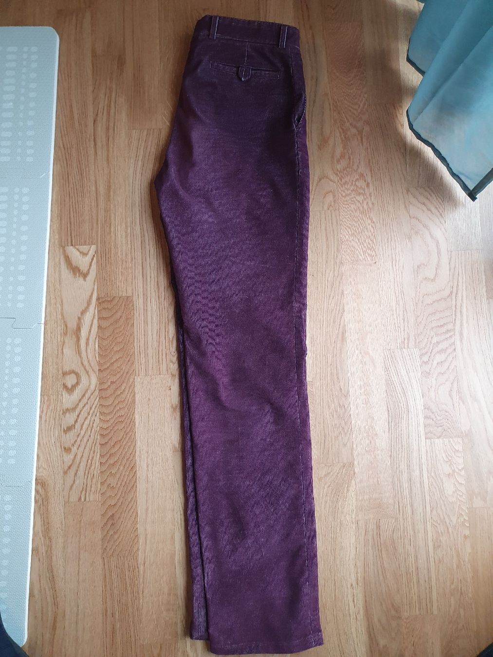 Armani Pantaloni: Armani Manchester Hose 33/36 – Usato da Zürich venduto da ceviname