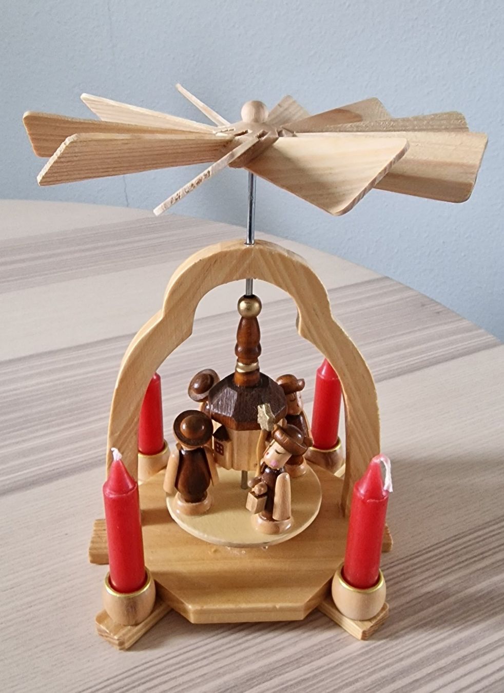 Tutte le decorazioni: Erzgebirge Weihnachtspyramide – Usato da Frauenfeld venduto da Maschia