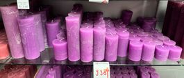 998 Posten Raureif Kerzen flieder aus Liquidation