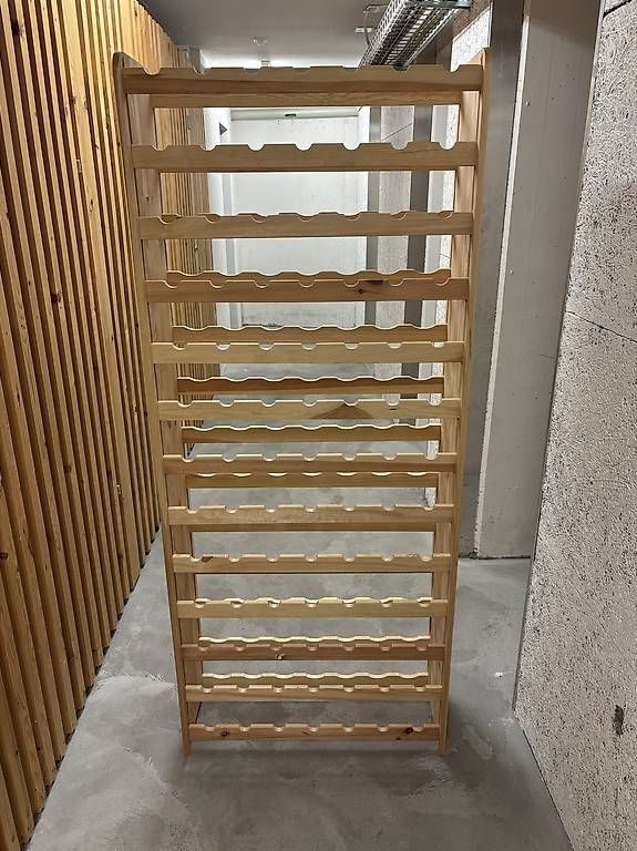 Regale: Weingestell aus Holz – Gebraucht aus Zürich von logmis